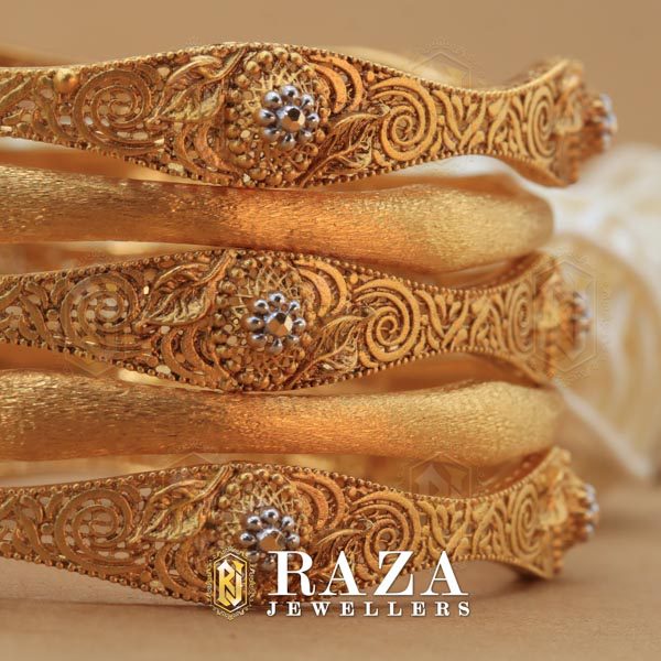 3D MODERN GOLD BANGLES